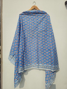 Paréo en coton imprimé à la main, motif cachemire bleu floral, léger, style bohème, pour femme, doux pour la peau, idéal pour la plage ou comme couverture de maillot de bain. - Product Image 5