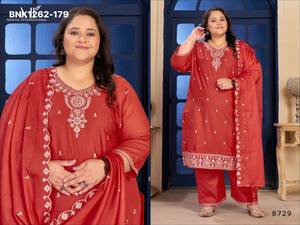 Nouvelle collection de kurta-pantalon et dupatta en pur coton de qualité supérieure, brodés et grandes tailles, fabriqués en Inde. - Product Image 4