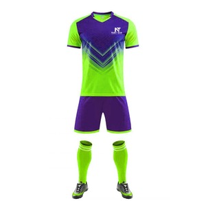 Vêtements de sport confortables pour hommes, uniforme de football 100% polyester, uniforme de football sur mesure pour hommes - Product Image 2
