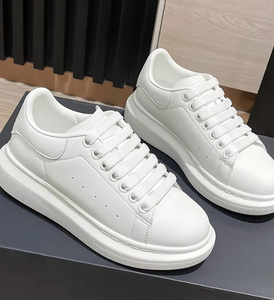 Zapatos de Diseño Casual de Cuero con Suela Gruesa Tipo Muffin, Unisex, Color Blanco, de Invierno, de la Marca NWK INDUSTRY, de Alta Calidad, en Oferta, Personalizables - Product Image 3