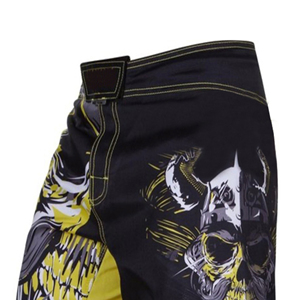 กางเกงชก MMA พิมพ์ลายตามสั่ง ระบายอากาศได้ดี น้ำหนักเบา คุณภาพพรีเมียม กางเกงบอร์ดชายหญิง ปรับขนาดได้ด้วยเชือกผูก 100% ลายตัวอักษร - Product Image 1