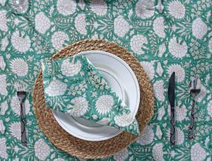 Mantel de tela de algodón con estampado floral indio verde musgo y blanco, hecho a mano, para eventos de boda y estilo rústico. - Product Image 4