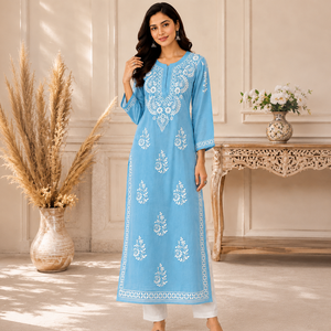 Kurti élégant pour femme en coton bleu ciel brodé à la main style Chikankari, col fleuri ethnique, coupe droite - Product Image 1