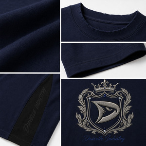 เสื้อยืดสตรีทแวร์ทรงโอเวอร์ไซส์สุดหรู สีกรมท่าเข้ม ผ้าคอตตอนเจอร์ซีย์เนื้อหนา พร้อมลายปักตราสัญลักษณ์ราชวงศ์ - Product Image 4