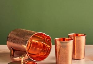 Ensemble de carafes en cuivre pour tables de service artisanales haut de gamme, ensemble de service d'eau en métal avec verres, durable, réutilisable, pour la cuisine. - Product Image 4