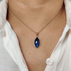 Pendentif en or 14 carats avec labradorite naturelle taille marquise 11x21MM, pendentif en pierre précieuse labradorite, bijoux en or fin pour femmes, vente en gros - Product Image 1