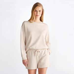 Ensemble d'été à logo personnalisé pour femmes Sexy Club Sweat-shirt à col rond avec manches longues et short Motif solide Style décontracté - Product Image 1