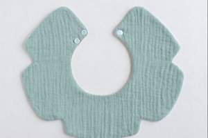 Bavoir en mousseline de coton doux JALBEBE pour bébé, bavoir anti-bave pour nourrisson avec fermeture à bouton unique, écologique et antibactérien pour l'alimentation des bébés - Product Image 5