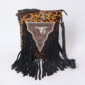 Sac à bandoulière en cuir suédé Boho fait à la main Sky Aztec Floral Design avec fermeture à glissière arrière dissimulée - Product Image 1