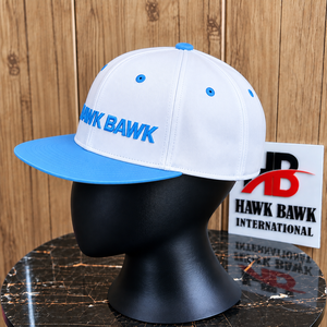 Gorra Unisex de 6 Paneles con Cierre a Presión, Blanca y Azul, Logotipo Bordado, Visera Plana Clásica, Diseño Moderno Personalizado, para Viajes al Aire Libre - Product Image 3