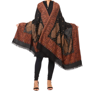 Services OEM ODM les plus vendus : Châles longs en laine pour femmes, vêtements d'hiver tendance pour l'extérieur, prix de gros, quantités en vrac pour adultes - Product Image 4