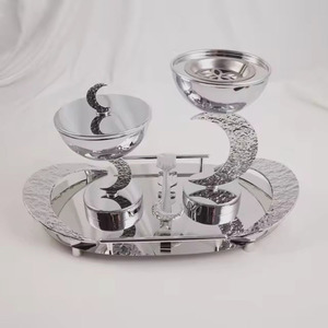 Ensemble de brûleurs d'encens en métal doré et argenté sur un plateau rond assorti avec des accents de lune croissante, parfait pour la décoration de la maison pendant le Ramadan - Product Image 5