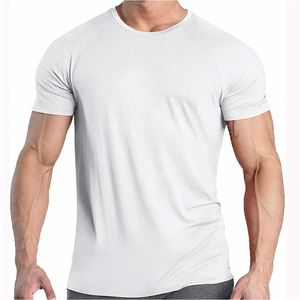 T-shirt de sport pour homme, coupe ajustée, col rond, respirant, en spandex/polyester, avec logo thermocollé sur le devant, séchage rapide et écologique - Product Image 4
