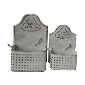 ชุดกระถางต้นไม้และกระถางตกแต่งผนังโลหะสีขาว2คู่ทำด้วยมือ - Product Image 1