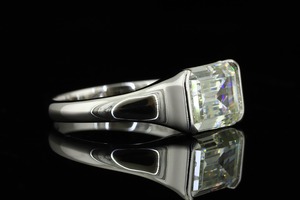 Bague en argent sterling 925 avec moissanite taille rectangulaire, sertie griffes, plaquée rhodium, pour femme, idéale pour mariage - Product Image 6