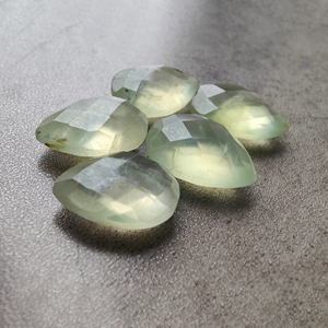 Piedra Preciosa Natural de Prehnita, Corte Briolette, Forma de Pera, Calibrada, Tamaños Personalizados Disponibles - Product Image 1