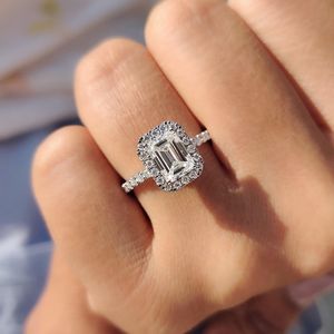 Anillo Clásico Halo con Moissanita Corte Esmeralda de 1.5CT, Brillante, Plata de Ley 925 Original, Regalo de Aniversario o Promesa para Amigos - Product Image 6