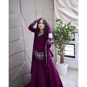Hermosa Top de Fiesta para Mujer con Conjunto Lehenga & Dupatta Elegante y Elegante - Product Image 6
