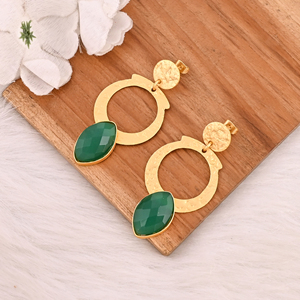 Elegantes y Estilizados Pendientes de Ónix Verde Natural para Mujer - Product Image 3
