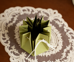 Caja de Regalo Ecológica con Asa, Personalizable con Logotipo, de Cartón Rígido, Deslizable - Product Image 2