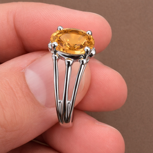 Bague de fiançailles et de mariage ovale en argent sterling 925 plaqué rhodium avec citrine sertie à griffes - Style tendance inspiré de l'anniversaire - Product Image 2