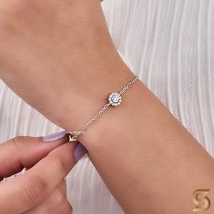 Pulsera de Oro de 10K con Delicado Halo de Flores |   Pulsera Minimalista con Diamantes Redondos para Ella |   Delicada Pulsera de Cadena con Flores - Product Image 5