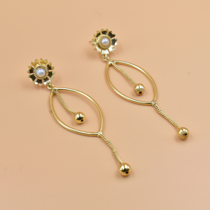 Pendientes de latón chapados en oro estilo Kashmiri, largos y llamativos, para uso festivo y regalos. - Product Image 3
