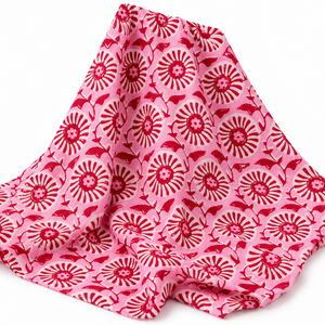 Tissu en coton peigné léger fait main jaune Pinksa Fashion, motif floral tissé, 90 GSM, 60S/60S, largeur 43/44 pouces, Rajasthan, pour bébés et enfants - Product Image 1