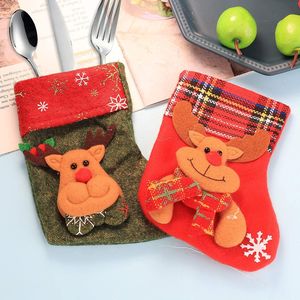 Set di 16 Mini Calze Natalizie 3D con Babbo Natale, Pupazzo di Neve e Renna, Porta Posate e Calze Decorative da Appendere all'Albero - Product Image 5