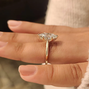 Bague en argent 925 plaqué rhodium de qualité supérieure, élégante et vintage, avec moissanite, bijoux de luxe pour femmes, pour mariage, fiançailles, fête - Product Image 1