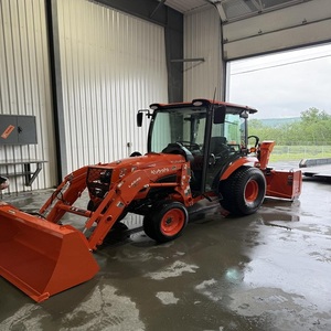 Tractor Kubota LX4020 para un Funcionamiento Fluido y una Maniobra Conveniente Durante el Corte de Césped, Trabajos Agrícolas Generales y Jardinería - Product Image 6