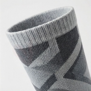 Chaussettes de sport pour hommes, motif géométrique, tricotées, respirantes, coton, polyester, élasthanne, style sport d'été - Product Image 4