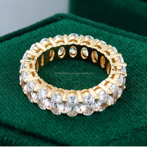 Forma ovalada Moissanite Eternity Band Anillo de compromiso Full Eternity Yellow Gold Plated Diamond Band Ring Trending Ring Producto - Product Image 4
