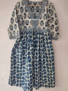 Robe décontractée élégante et douce à imprimé naturel pour femme, longueur genou, 100 % coton, prix de gros auprès d'un fournisseur indien - Product Image 3