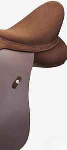 Selle d'équitation anglaise de dressage en cuir synthétique marron, confortable et de qualité supérieure, avec arbre en plastique léger - Product Image 3