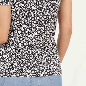 เสื้อโปโลผู้หญิงลำลองแบบสวมใส่สบาย น้ำหนักเบา ออกแบบเองได้ตามต้องการ สำหรับใช้งานกลางแจ้ง บริการ OEM - Product Image 3