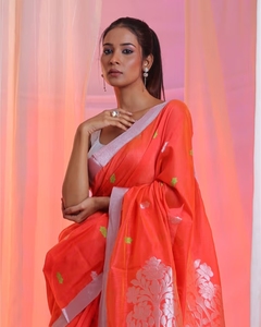 KV Watermelon Pink Cotton <b>Blend</b> Handwoven Floral Pallu Saree With Unstitched Blouse - Product Image 1