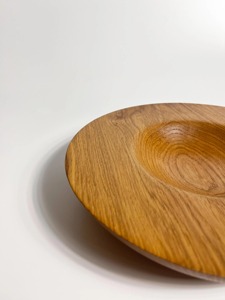 Plateau en bois de style professionnel, idéal pour servir les currys et les sauces, et pour une présentation élégante des aliments. Vaisselle durable en provenance d'Inde. - Product Image 4