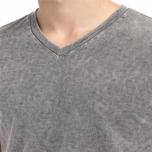 T-shirt pour homme à col en V uni, manches courtes, en coton, coupe ajustée, couleur unie, design personnalisé, effet délavé - Product Image 4