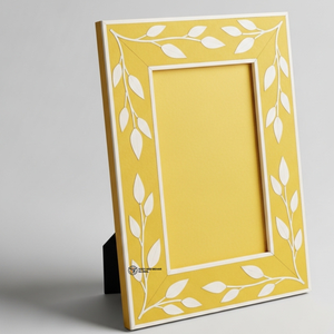 Cadre photo de luxe en os jaune incrusté, fait main, motif floral - Product Image 4