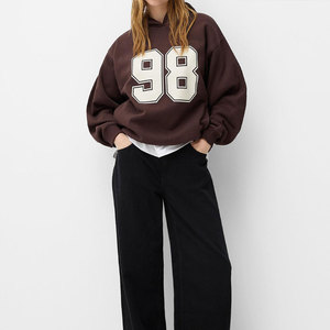 Sweat-shirt à capuche marron pour femme Perfectionists, coupe courte, manches longues, décontracté, couleur unie, en coton tricoté respirant, avec poche avant - Product Image 2