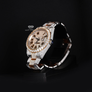 นาฬิกาข้อมือผู้ชายแบบอัตโนมัติ ดีไซน์หรูหรา หน้าปัดโรมัน สีเหลืองขาวสองสี สไตล์ฮิปฮอป ประดับเพชรโมอิสซาไนต์เต็มเรือน - Product Image 3