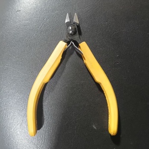 Cortadores Diagonales de Precisión Lindstrom 8148 de 0.1mm-0.8mm, Ultra-Flush, de Acero Inoxidable, Seguros para ESD, CE ISO, para Trefilado de Alambre Plateado y Dorado - Product Image 5