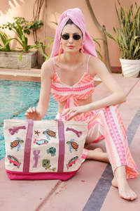 กระเป๋าโท้ทลายดอกไม้ประดับลูกปัดสไตล์โบฮีเมียนสำหรับผู้หญิง กระเป๋าผ้าแคนวาสแบบกำหนดเองได้สำหรับงานกลางคืน ช้อปปิ้ง ปาร์ตี้ กระเป๋าถือดีไซน์เนอร์ประดับลูกปัดจากอินเดีย - Product Image 4