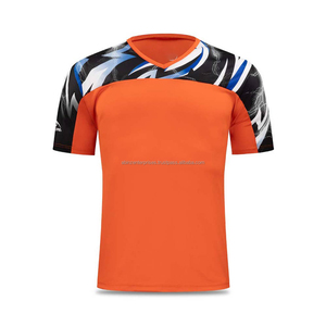 Camiseta de Fútbol para Hombre, Cuello en V, Color Negro con Estampado de Llamas Amarillas y Naranjas, Manga Corta, Absorbe la Humedad, Corte Atlético, para Todas las Temporadas - Product Image 6