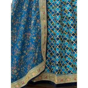 Magnifique Lehenga Choli de mariage en soie artificielle bleue à paillettes - Product Image 2