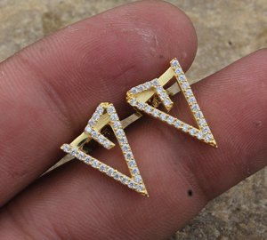 Pendientes de Lujo con Forma de Triángulo y Detalles de Circonita Cúbica, Plateados, Minimalistas, Geométricos, con Piedras Preciosas, para Mujer, Boda, Venta al por Mayor - Product Image 3
