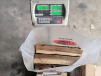 Briquettes de bois de chauffage d'acacia et d'eucalyptus du Vietnam, séchées au four, haute chaleur, longue durée de combustion, faible fumée, économie d'énergie, pour barbecue, chicha, restaurant