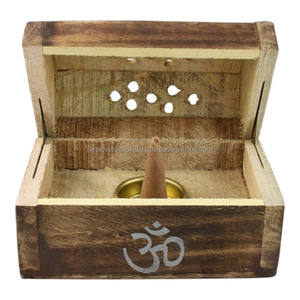 เตาเผาเครื่องหอมทรงกรวยไม้พรีเมียม พร้อมสัญลักษณ์โอม งานฝีมือสำหรับตกแต่งบ้านและการทำสมาธิ - Product Image 3