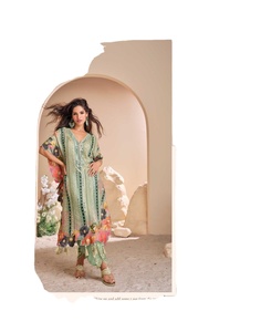 ชุดเดรสผ้าไหมลายดอกทิวลิปโกต้าแพตตี้ทำมือดีไซน์คาฟตันสำหรับฤดูหนาวมีสไตล์สไตล์จากร้าน Shalwar Kameez - Product Image 1